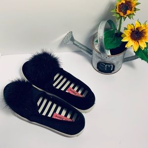 Betsey Johnson “ZAPPP” puff fashion sneakers 400